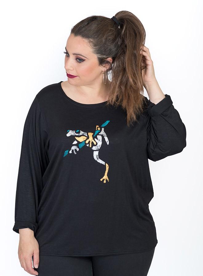 susana escribano Camiseta Ranita. Modelo en negro