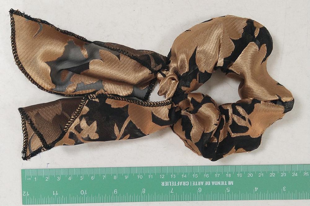 Susana Escribano Coletero Negro Dorado