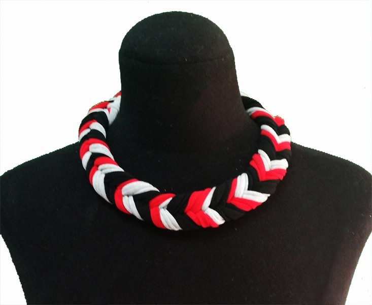 susana escribano Collar tricolor. Paris