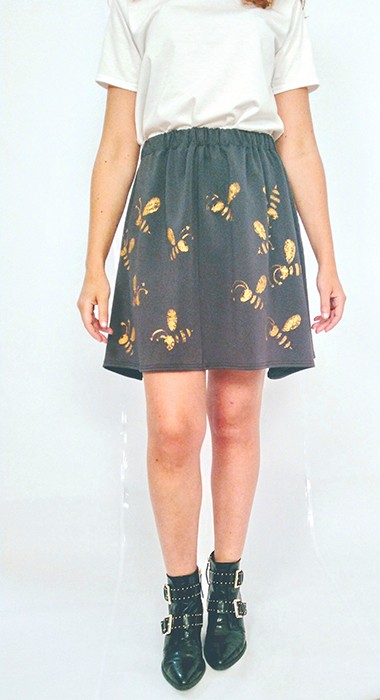 susana escribano Falda corta original moderna