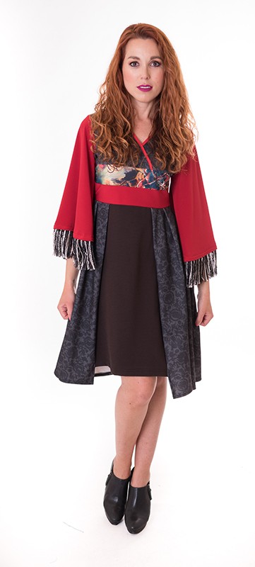 Susana Escribano Vestido Estilo Oriental. Escote V