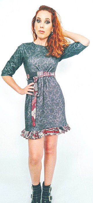 Susana Escribano Vestido Ajustado Corto Manga Francesa