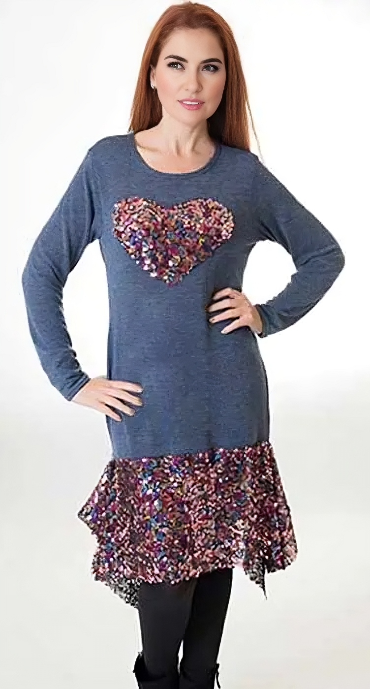 susana escribano Vestido de punto azul. Corazon de lentejuelas