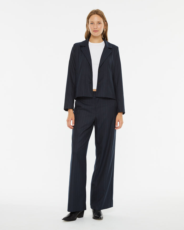 system action Americana corta raya diplomática cuello solapa