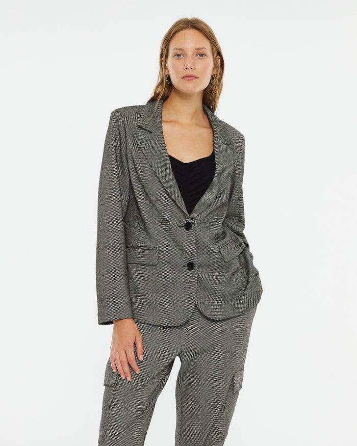 System Action Americana Recta Jacquard Con Hombreras