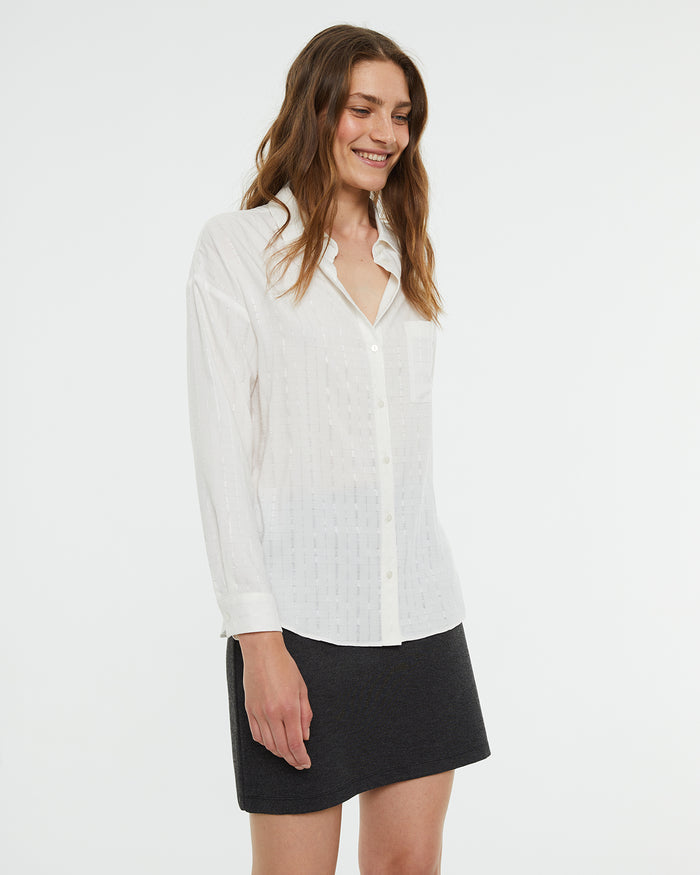 system action Camisa básica con bolsillo delantero plastrón