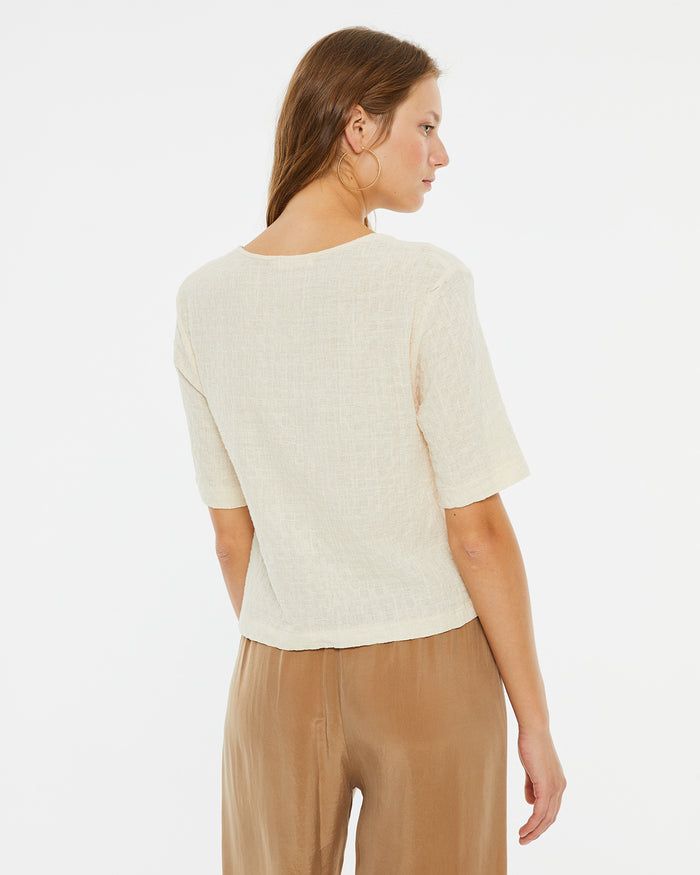 System Action Camisa Cruda Cuello Pico Y Manga Corta