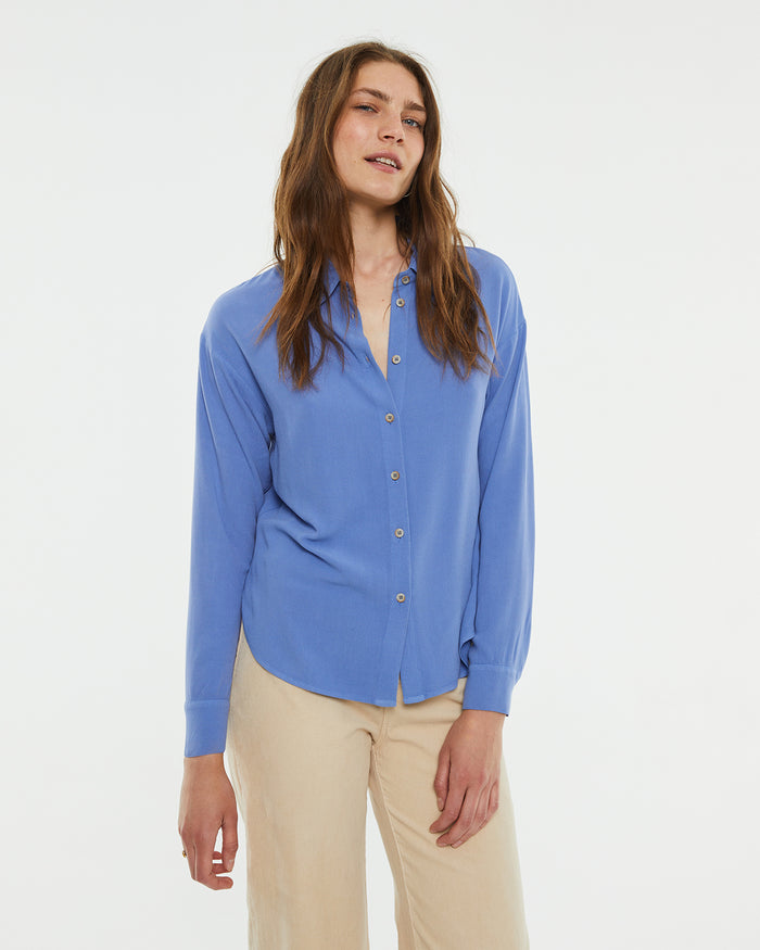 system action Camisa oversize fluida cuello camisero