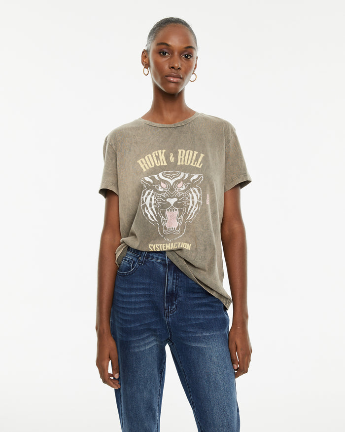 system action Camiseta algodón orgánico print tigre y texto