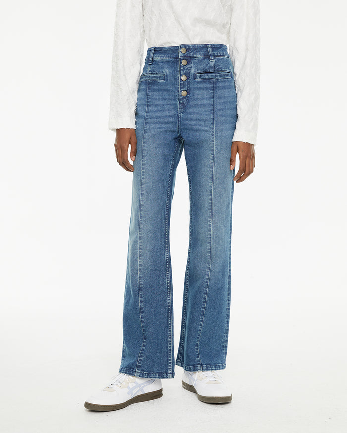 System Action Jeans Rectos Flare Fit Detalle Costura Centro Pierna