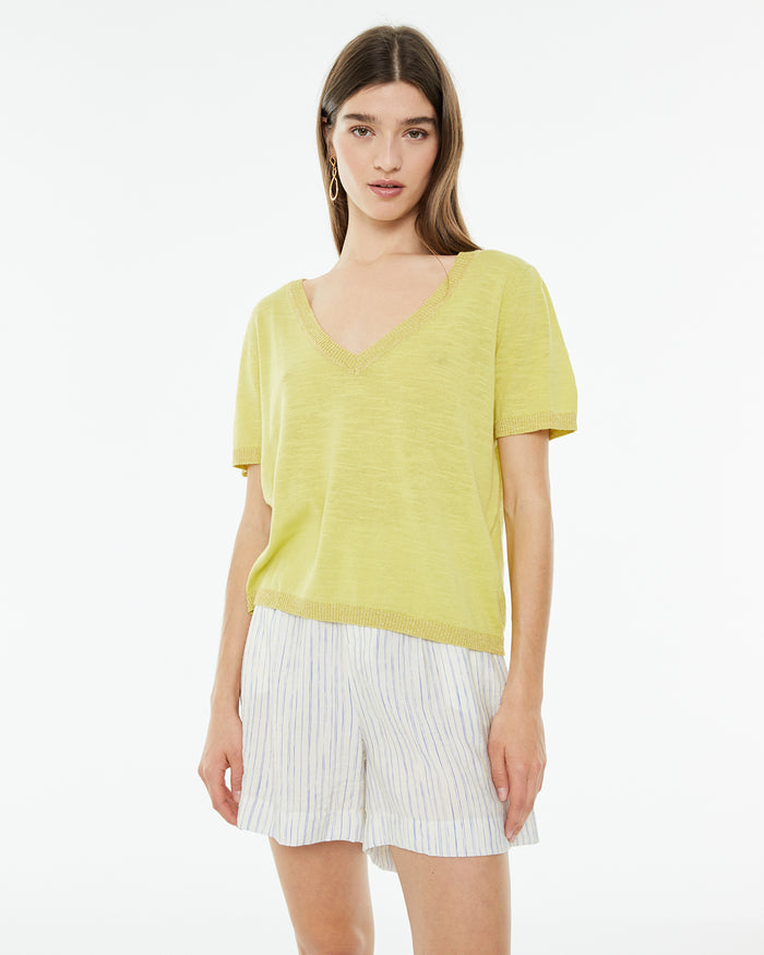 system action Jersey cuello pico de manga corta con detalle tira escote