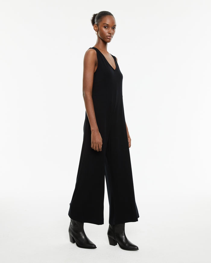 System Action Mono Largo Entallado Con Escote Pico Y Tirantes