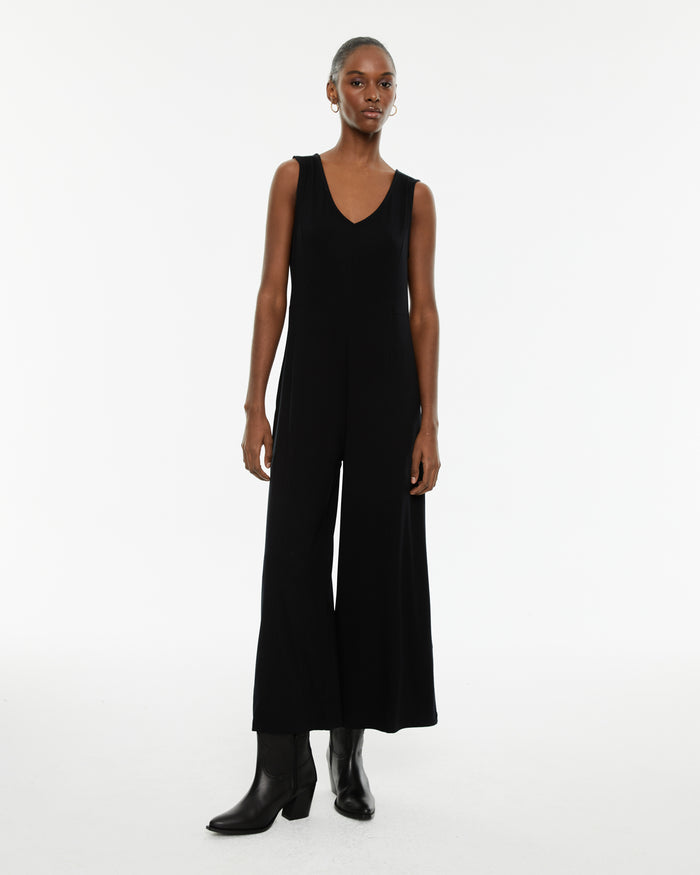 system action Mono largo entallado con escote pico y tirantes