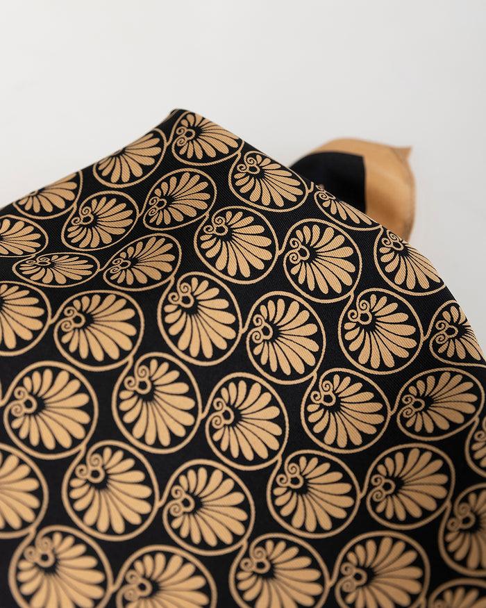 System Action Pañuelo Estampado Geometrico Fondo Negro