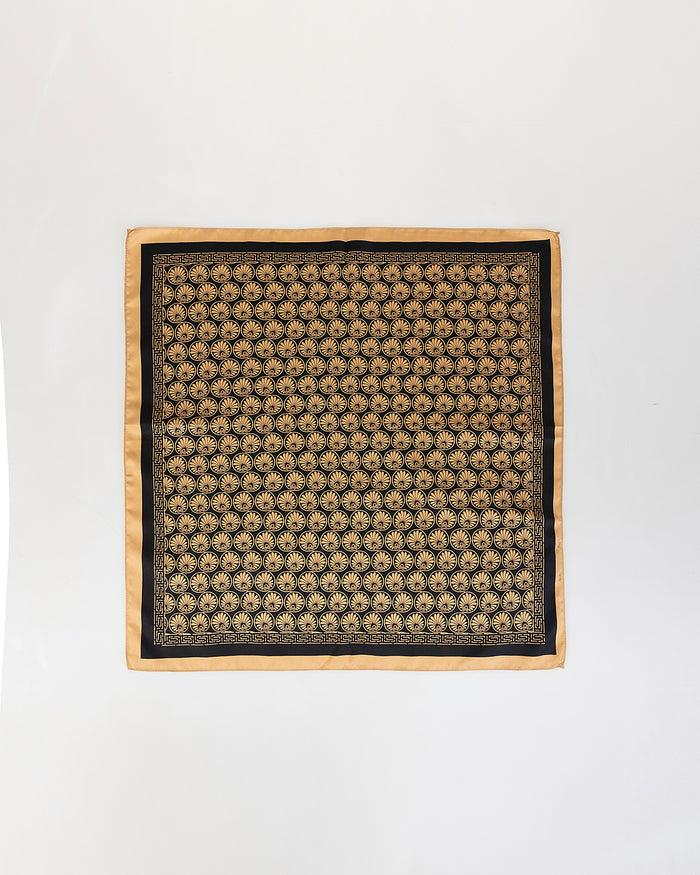 system action Pañuelo estampado geometrico fondo negro