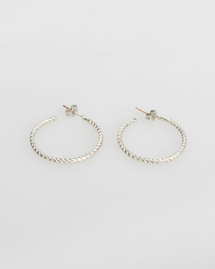 System Action Pendientes Aro Con Relieve Color Plata