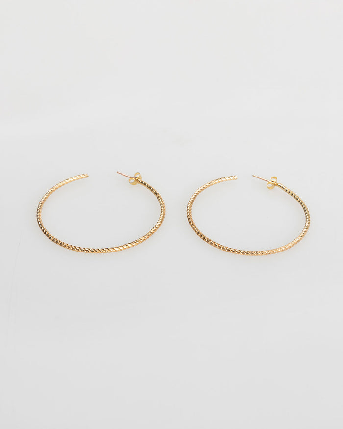 System Action Pendientes Grandes Aro Con Relieve Color Oro