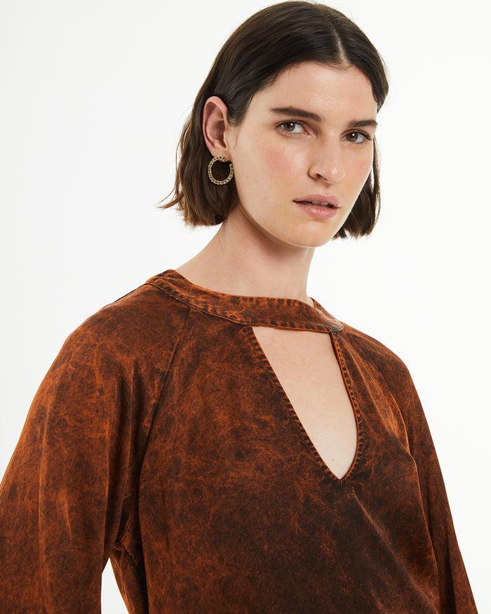 System Action Blusa Satinada Manga Abullonada