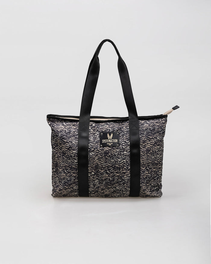 system action Bolso tote bag nylon estampado