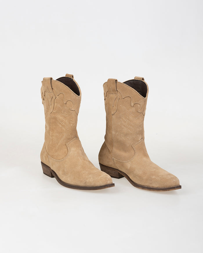 system action Botín campero de ante