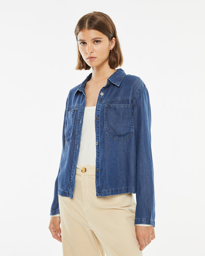 system action Camisa efecto denim desgastado