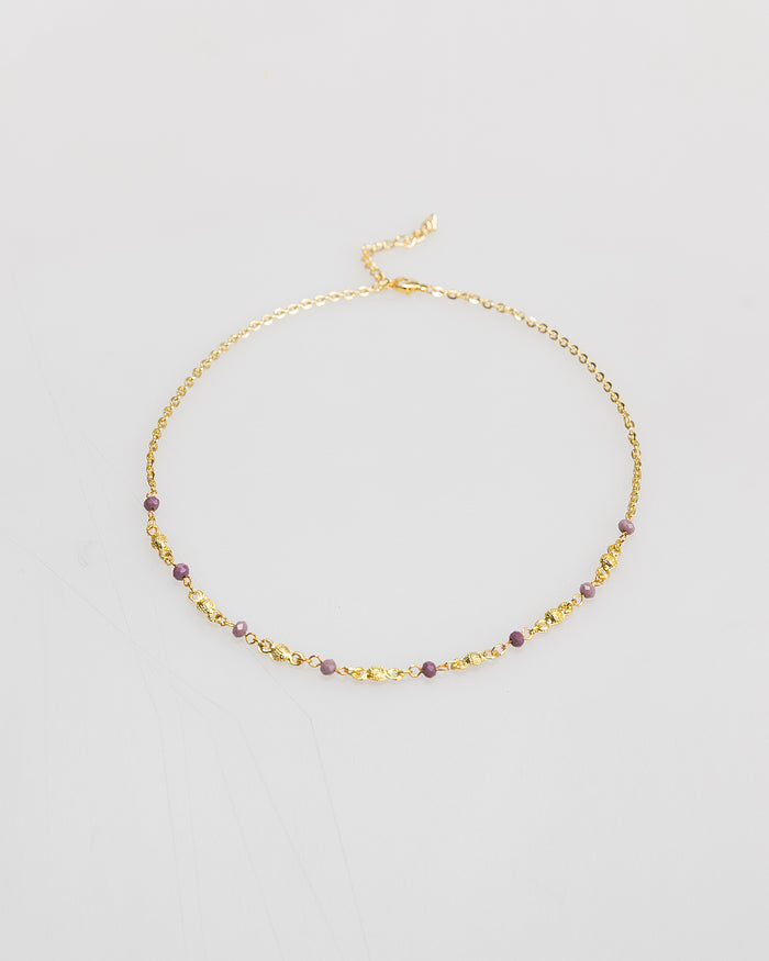 System Action Collar Abalorios Oro Y Lila
