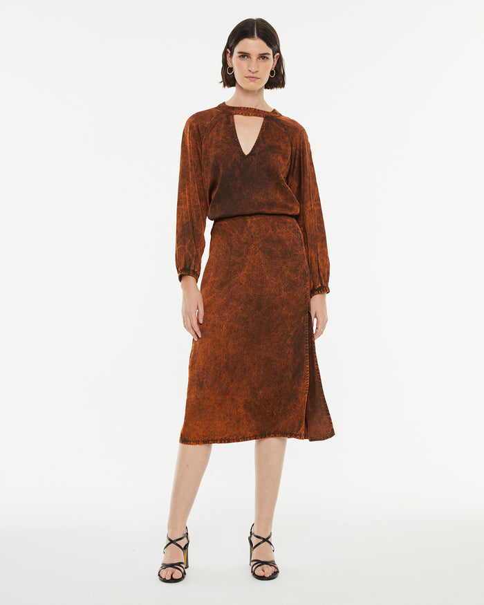 system action Falda midi satinada evasé