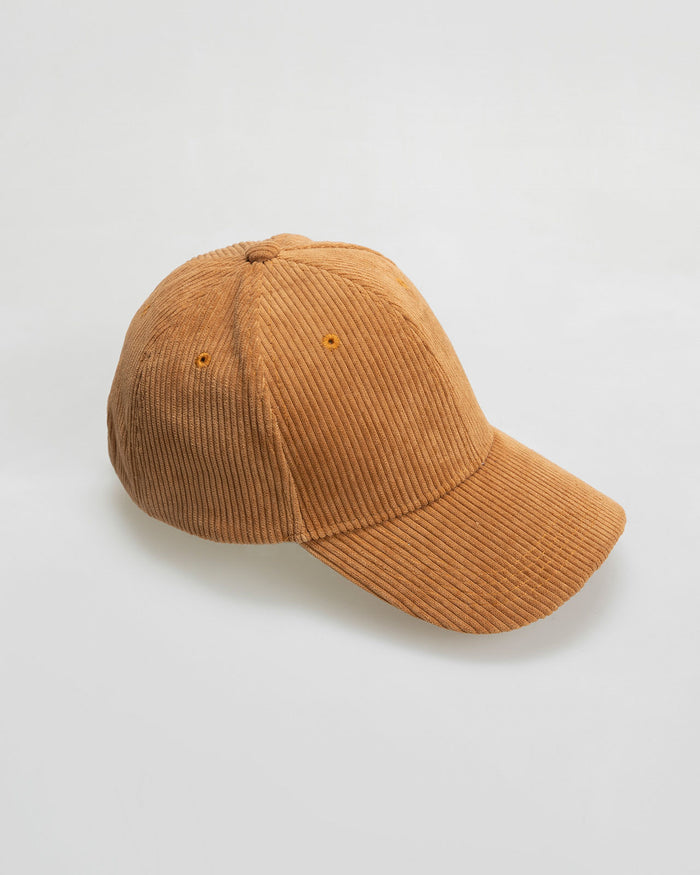 system action Gorra camel de pana ajustable