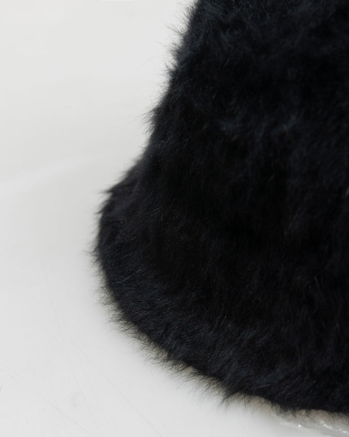 System Action Gorro De Pelo Negro