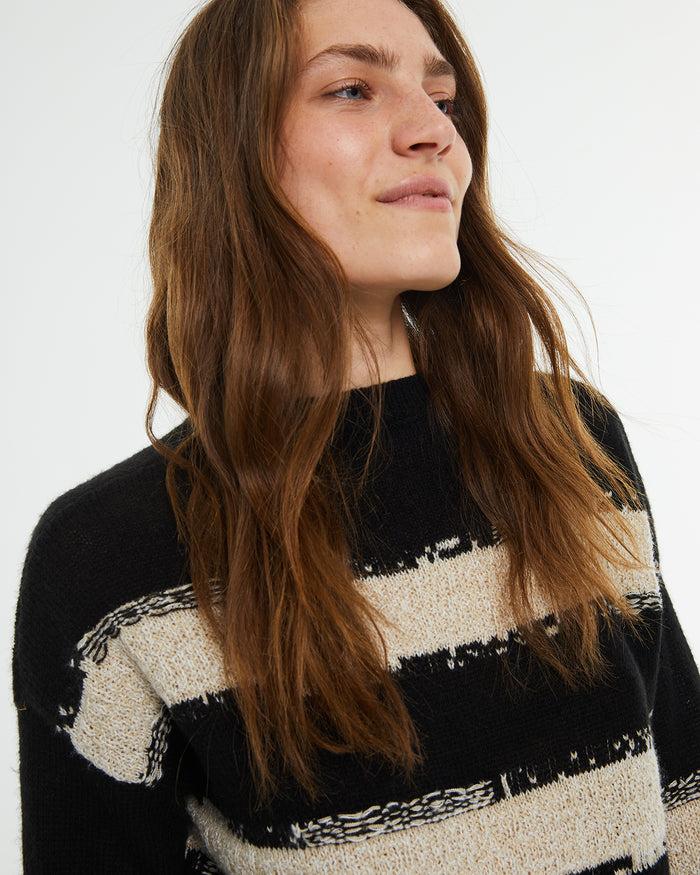 System Action Jersey De Rayas Cuello Redondo