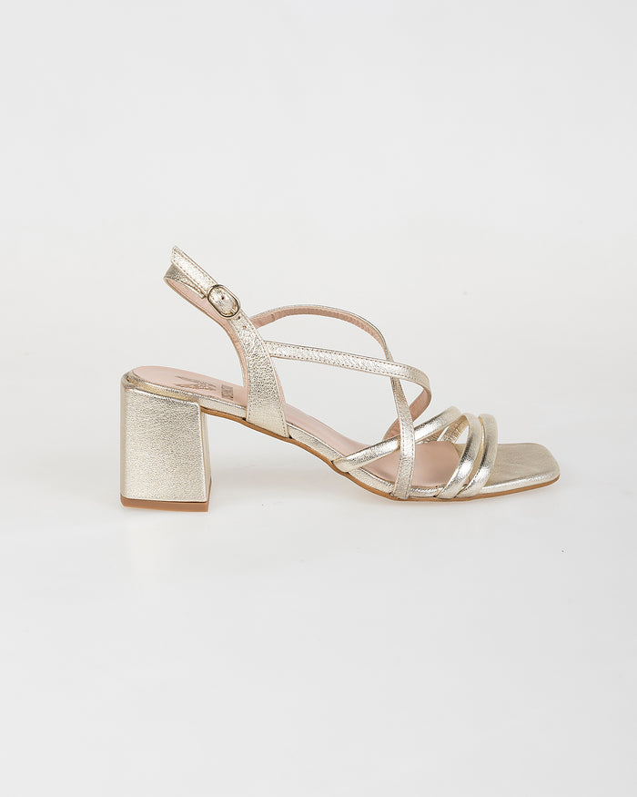 System Action Sandalia De Tiras Con Tacón