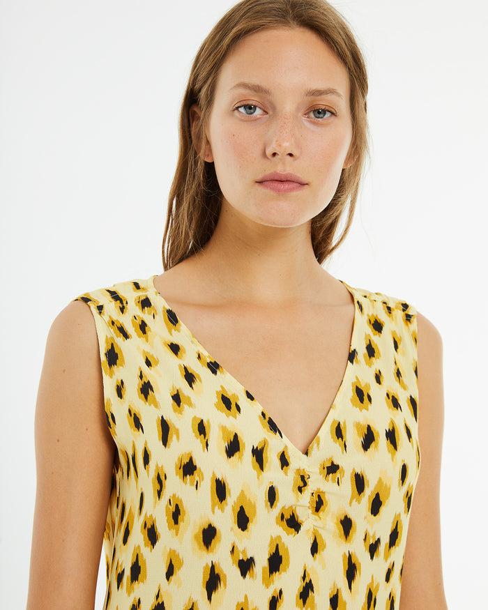 System Action Vestido Corto Animal Print Escote Pico Con Frunce Central