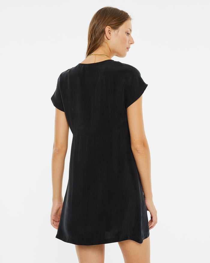 System Action Vestido Negro Corto Cuello Pico Y Botones