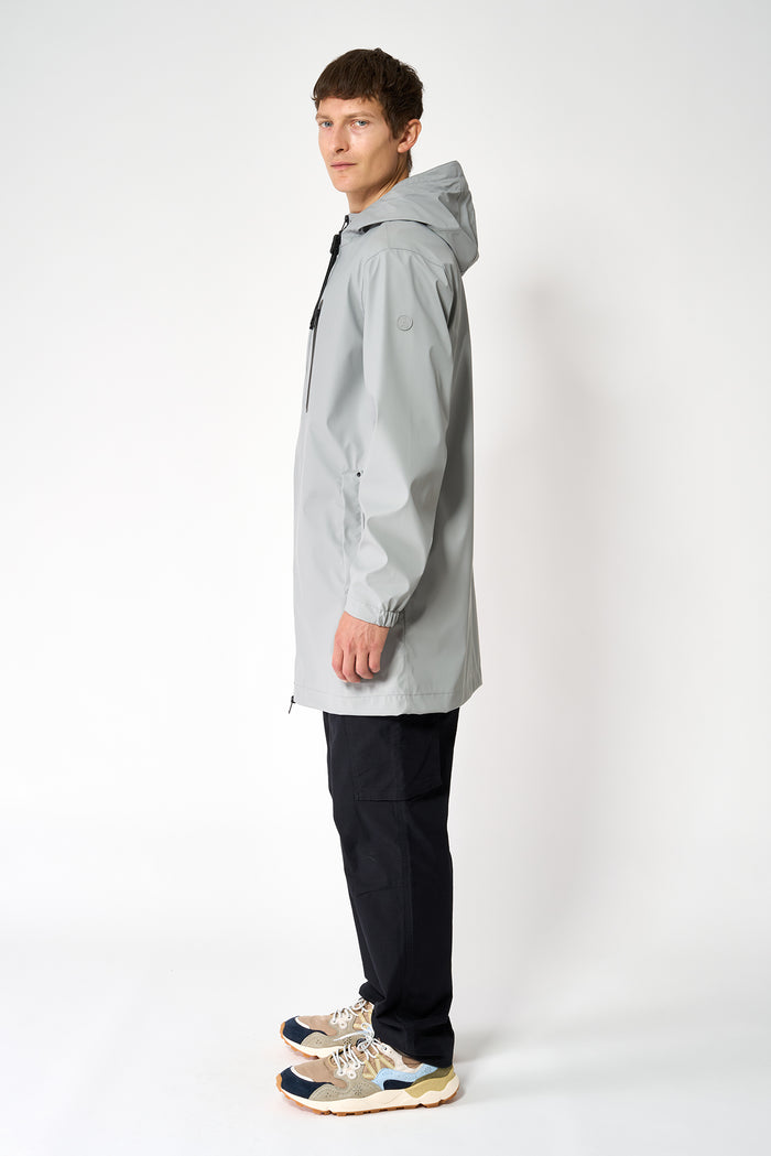 Tantä Rainwear Totiri Monument