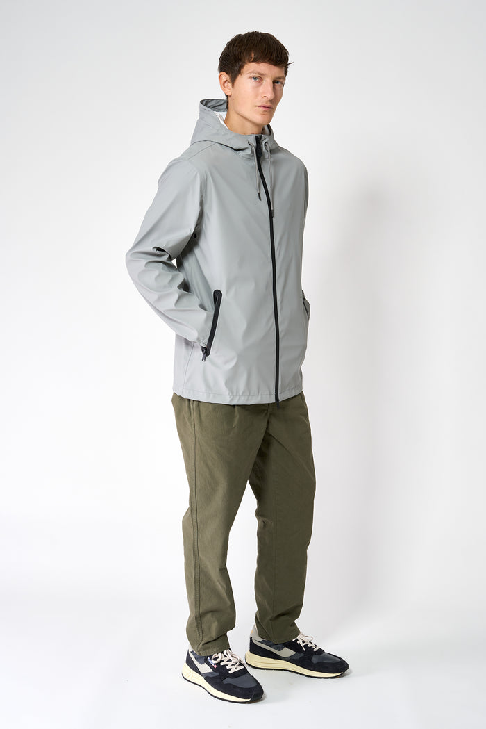 Tantä Rainwear Ulap Monument