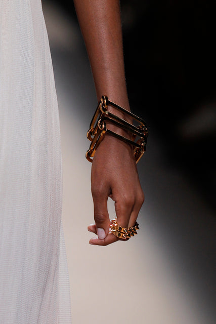 Teresa Helbig ANILLO DOBLE TACHUELAS