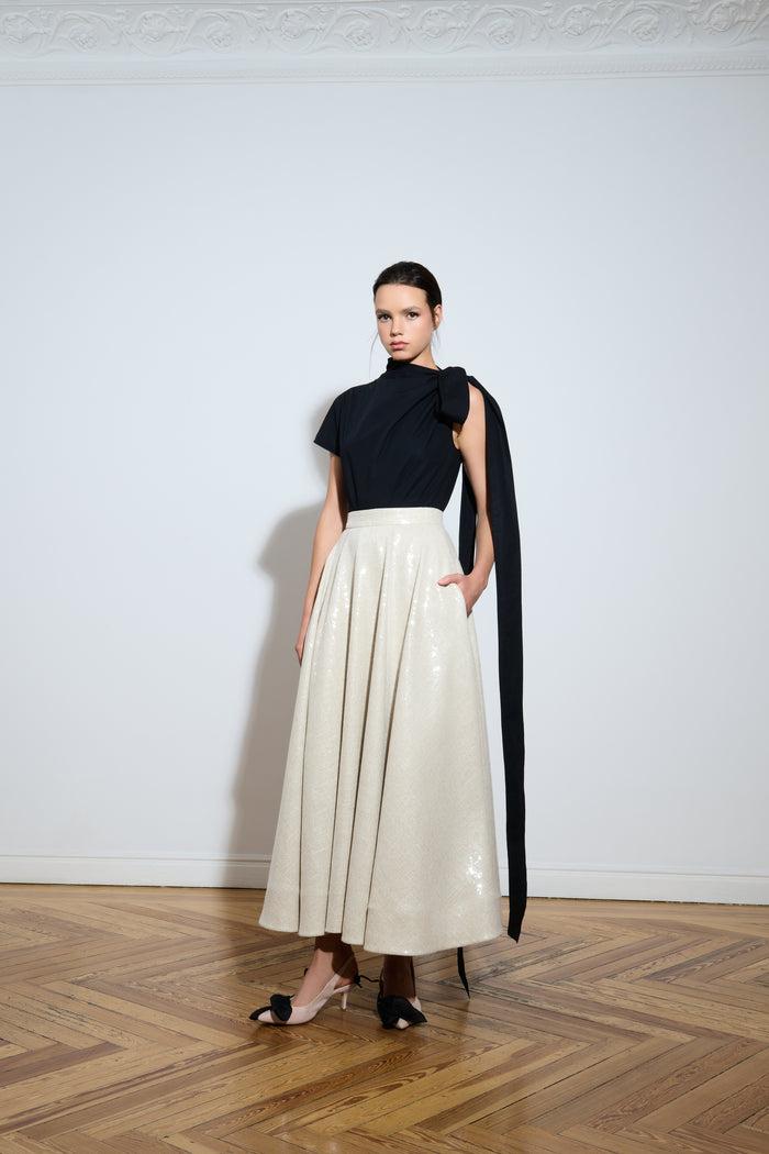 the 2nd skin co. Camisa asimétrica con falda de lino con lentejuelas