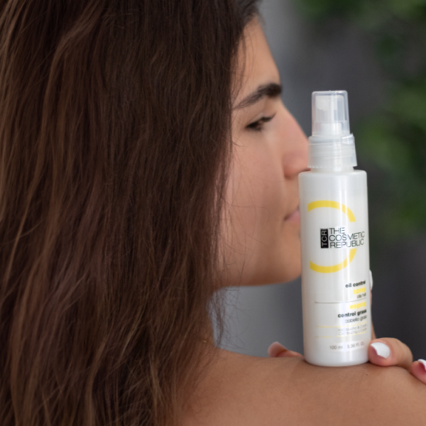 The Cosmetic Republic Oil Control Spray