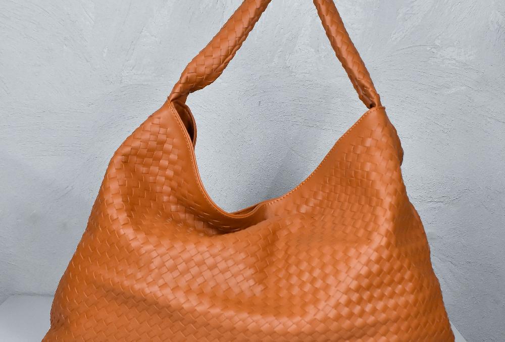 The New Black BOLSO CUERO VEGANO MAXI ENTRELAZADO CML