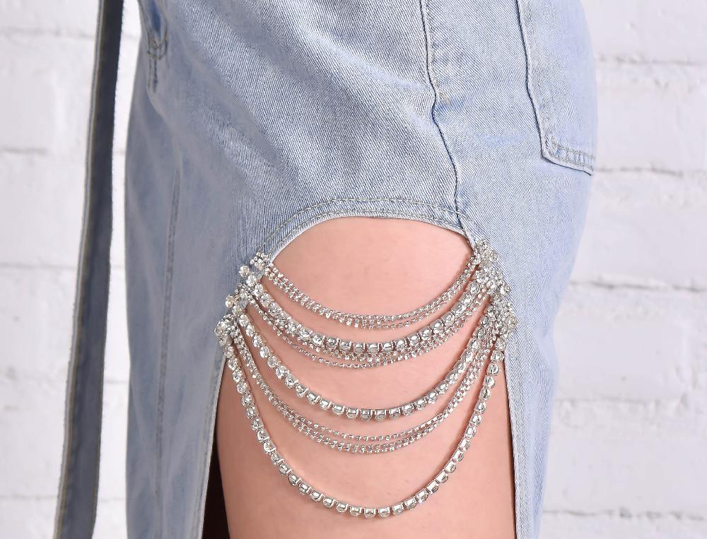 The New Black falda denim cristales faja y abertura