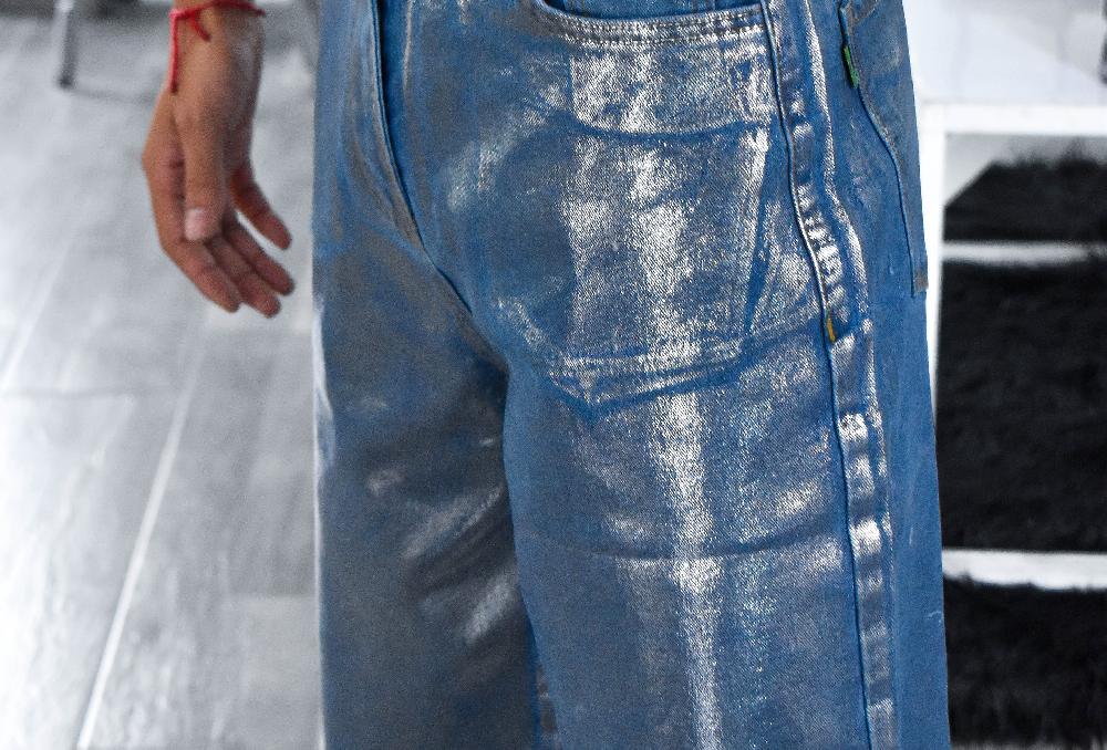 The New Black BERMUDA SILVER