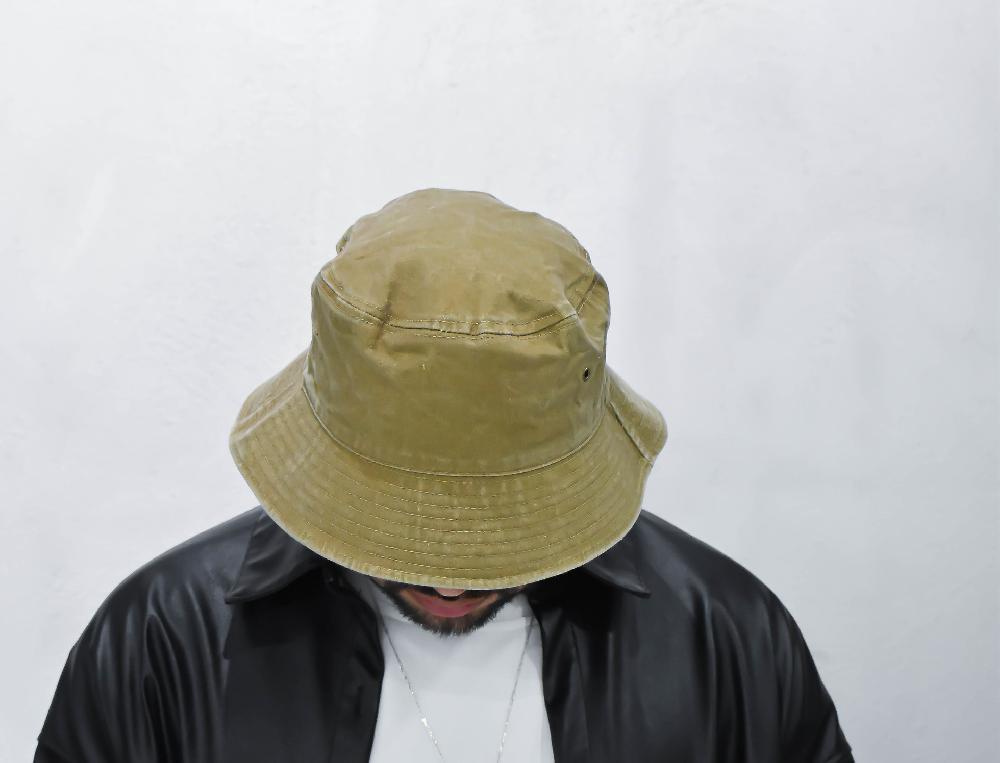 The New Black bucket hat cacky denim