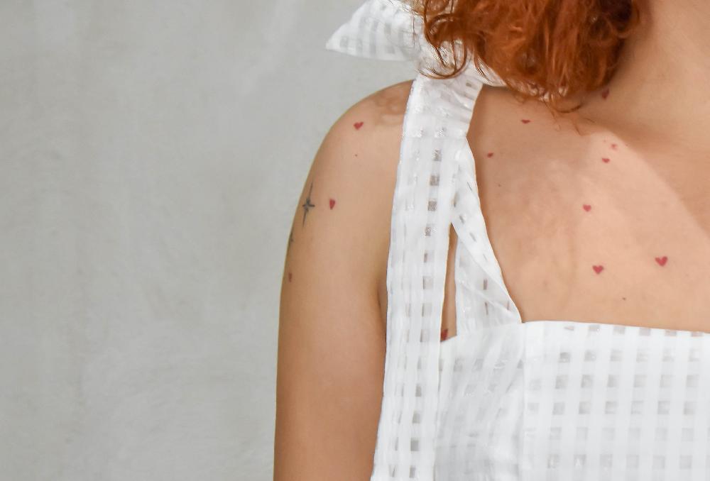 The New Black E WHITE CUADROS