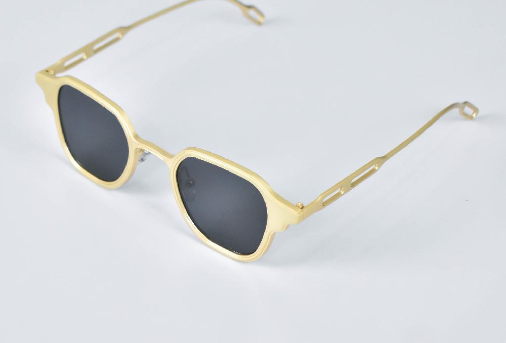 The New Black METALIC