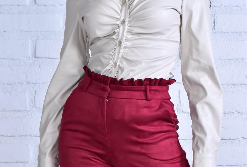 The New Black Short Terciopelo Burgundy