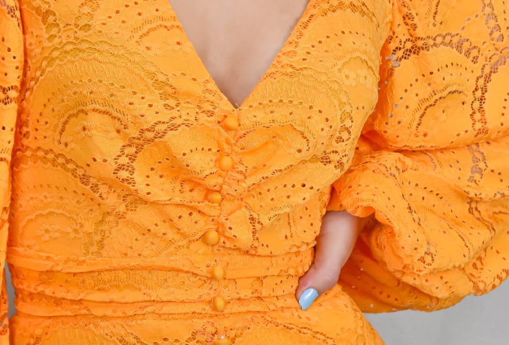 The New Black VT ML LARGO ENCAJE FLORAL NARANJA