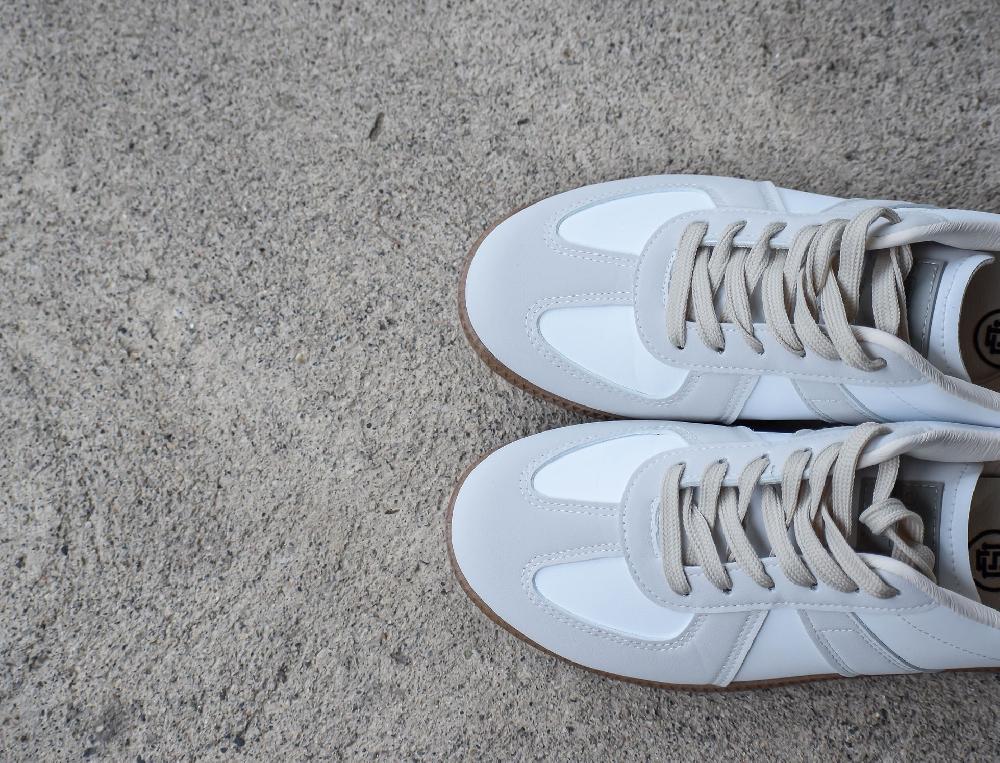 The New Black WHITE COURT SNEAKERS