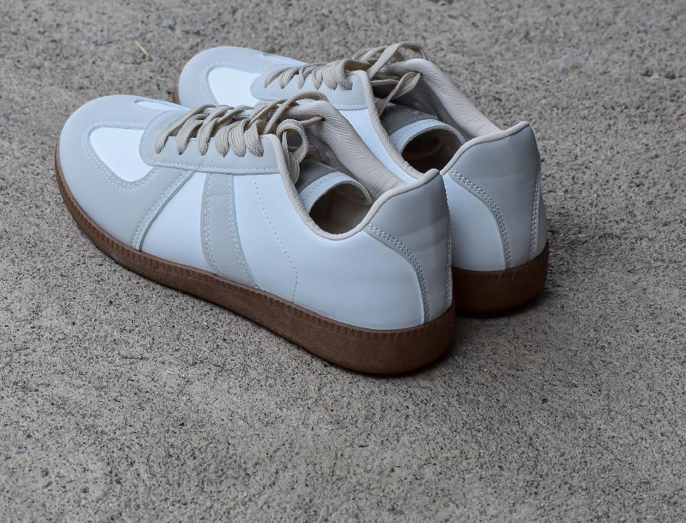 The New Black WHITE COURT SNEAKERS