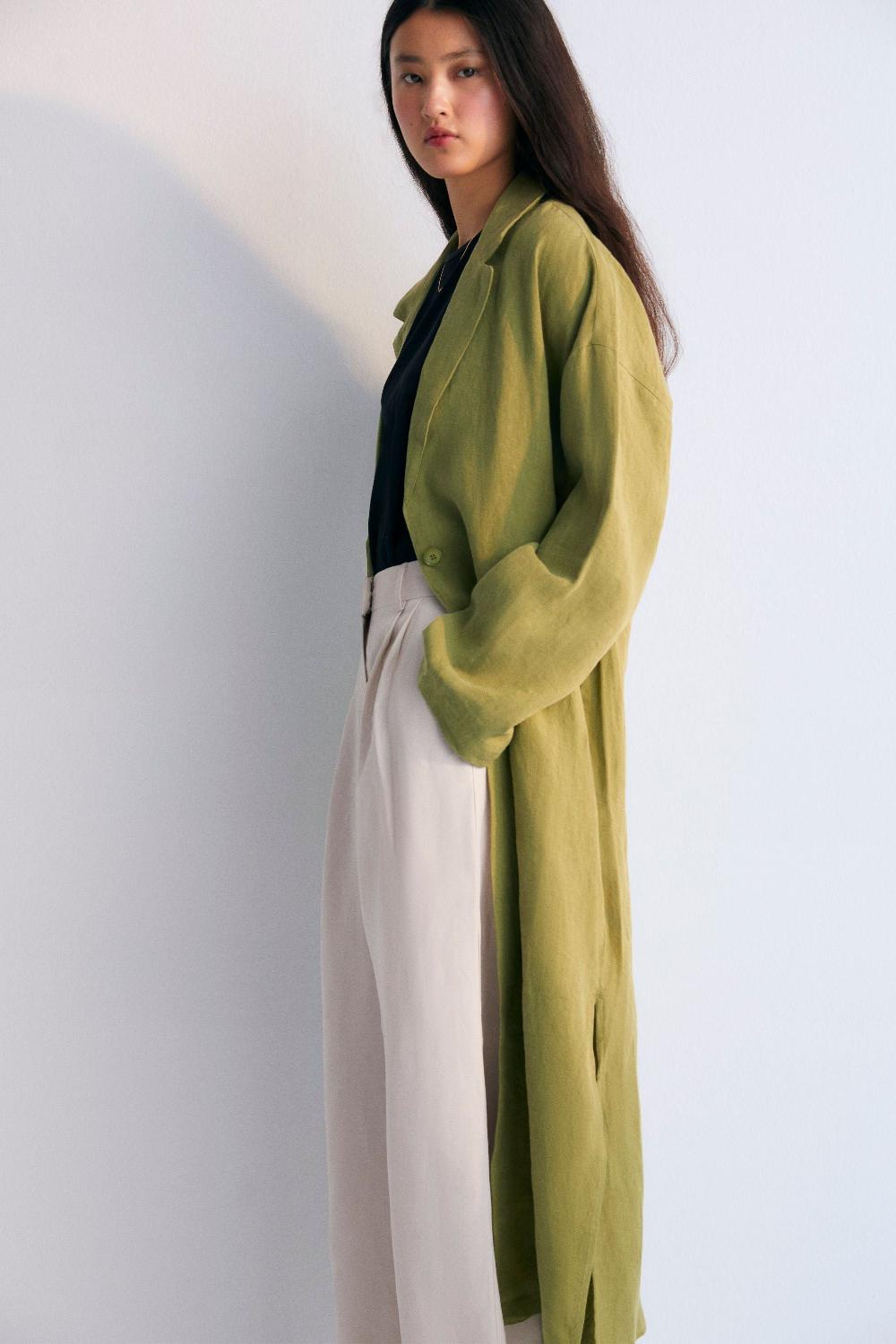 the new society AUMBRA DE MUJER HERA