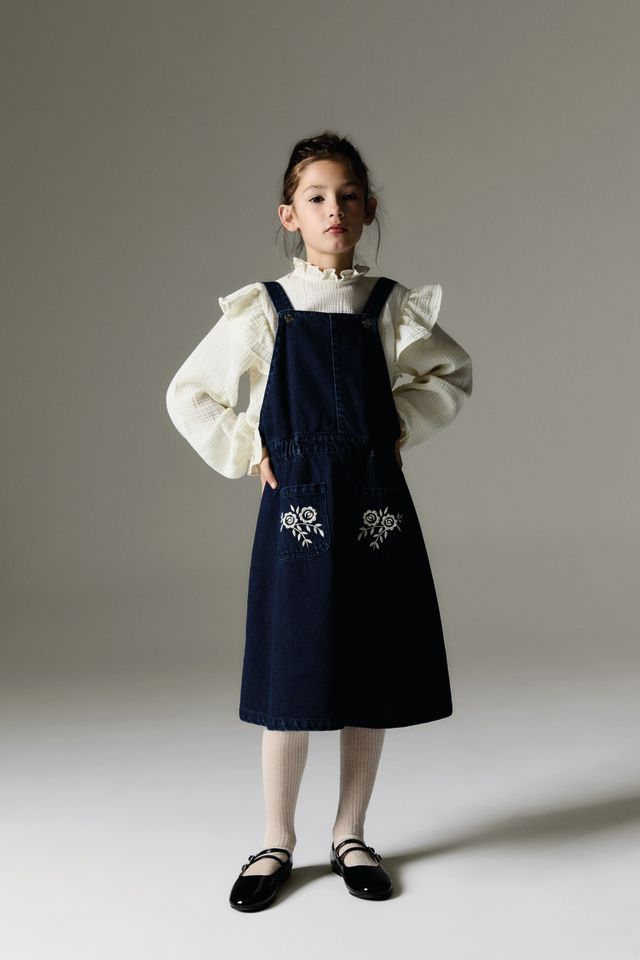 the new society Delantal de Danubio